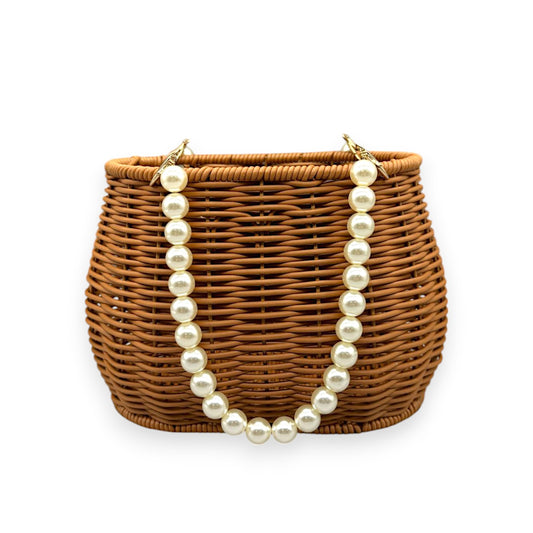 PLASTIC WICKER BASKET W/PEARL