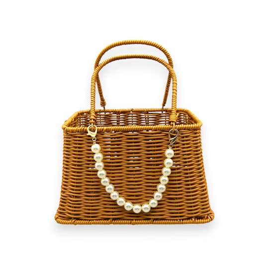 PLASTIC WICKER BASKET