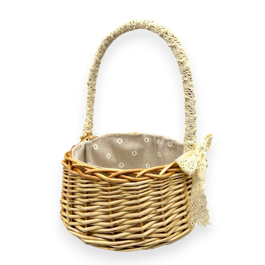 WICKER BASKET W/LACE 8"